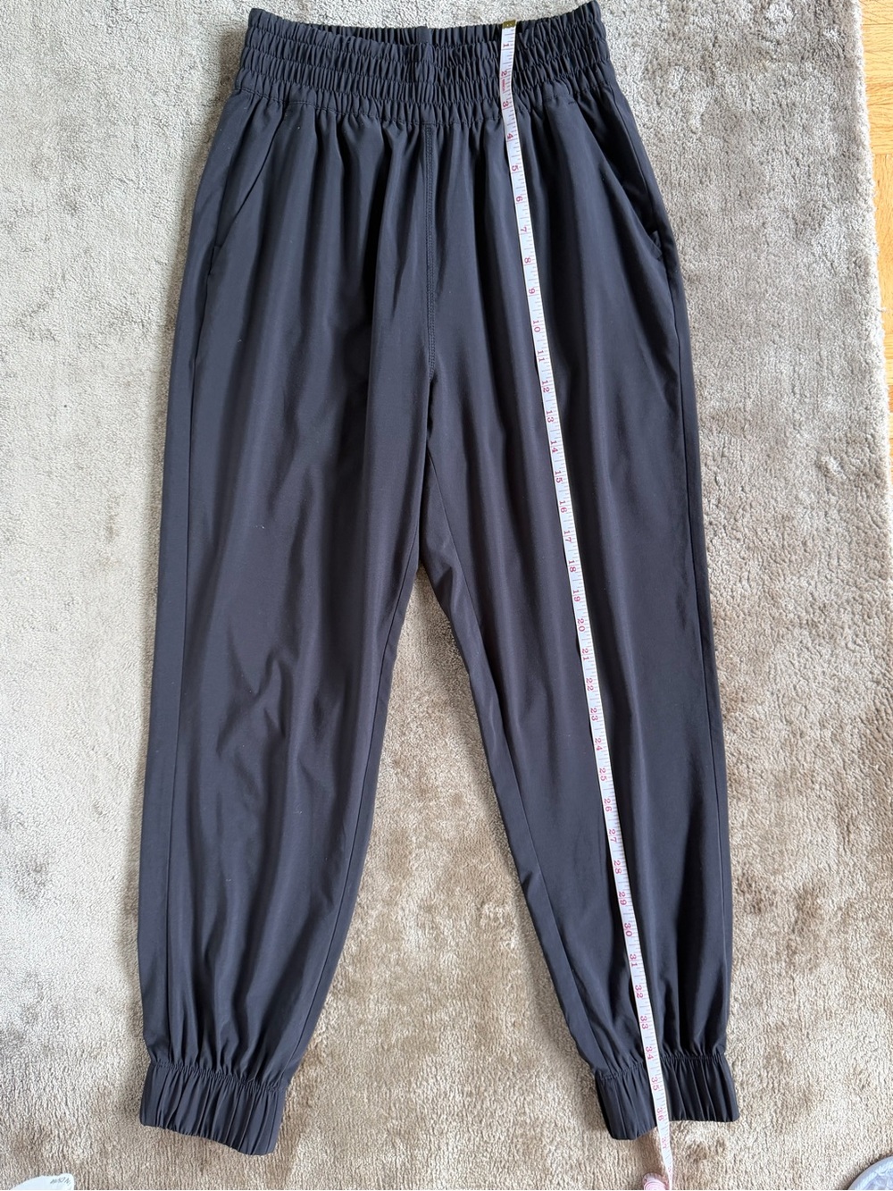 Vuori Black Elastic-Waist Joggers - Picture 2 of 11